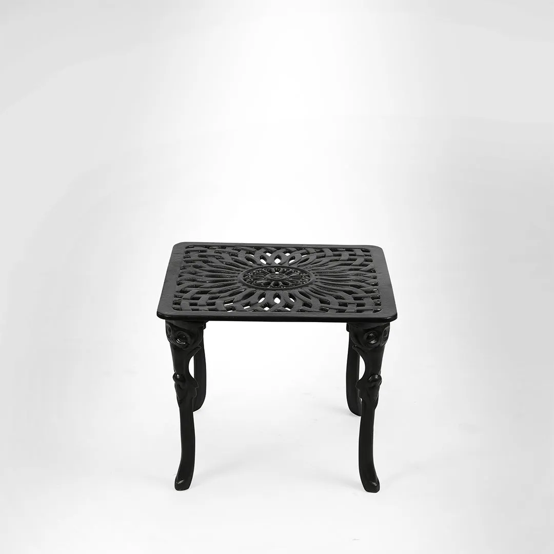 Ellis XXV Cast Iron Table And Chair Set