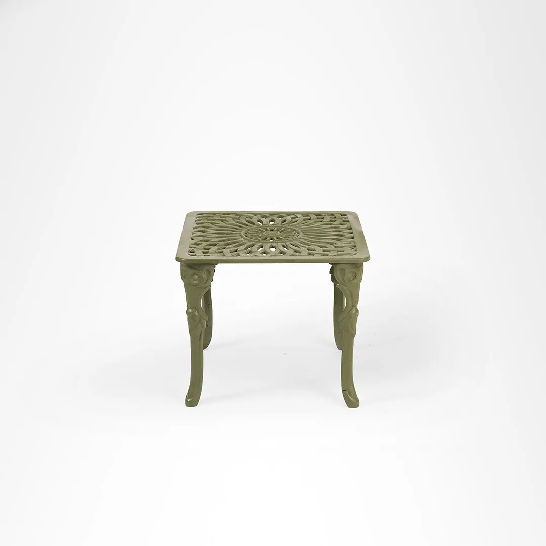 Ellis XXV Cast Iron Table And Chair Set